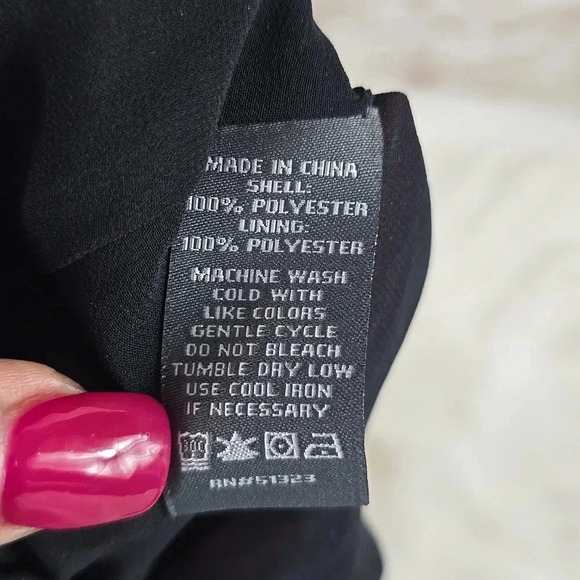 Vince Camuto | Top | Long Sleeve | Pleated front | Red and Black | Size XS - Picture 8 of 8